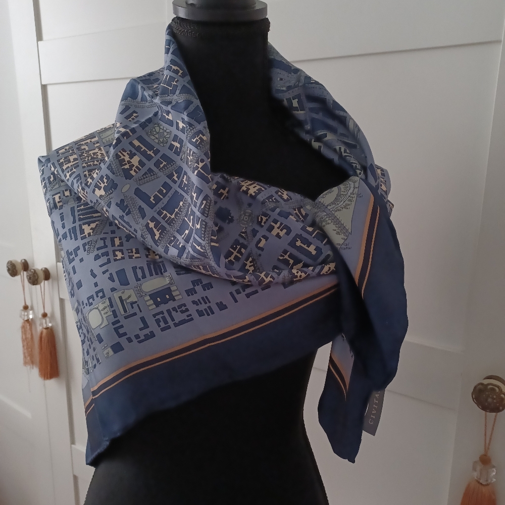 Civitas scarf